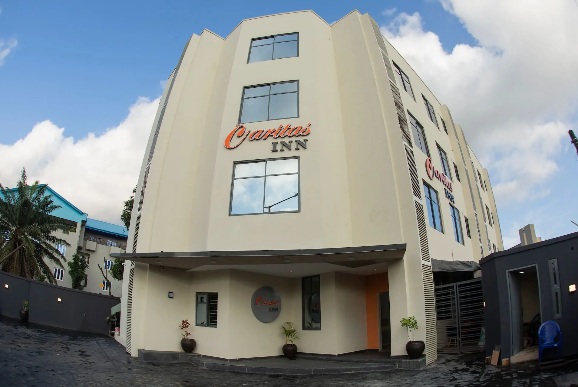 Caritas Inn - Comfortable hotel room with modern facilities